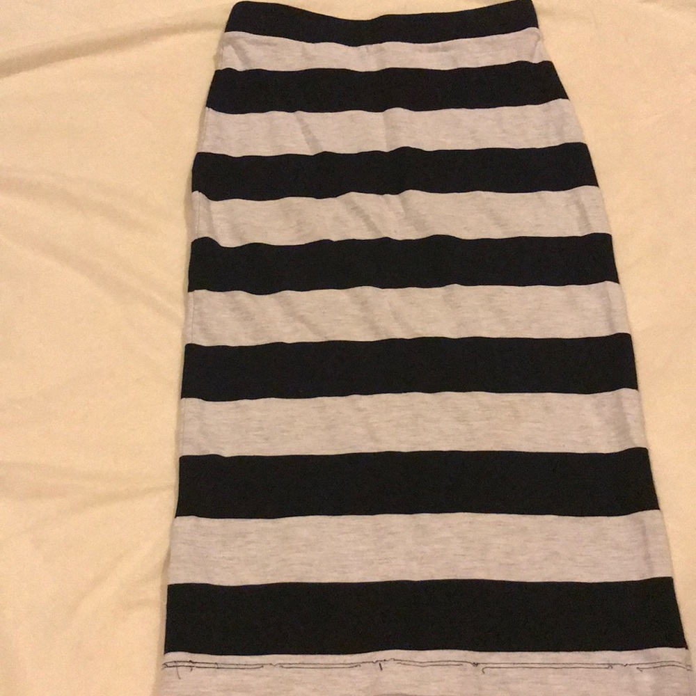 Black and white stripe pencil skirt